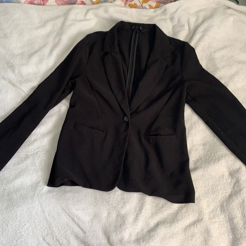 Black blazer with button